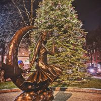 holiday tree and Samantha statue
